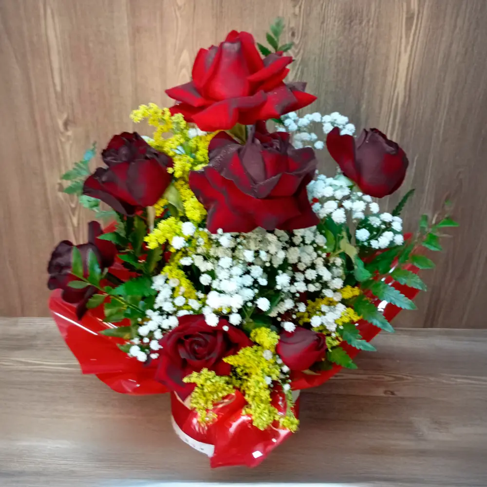 flor-arranjo-rosas-vermelha Arranjo de Rosas Vermelhas - Imagem 1