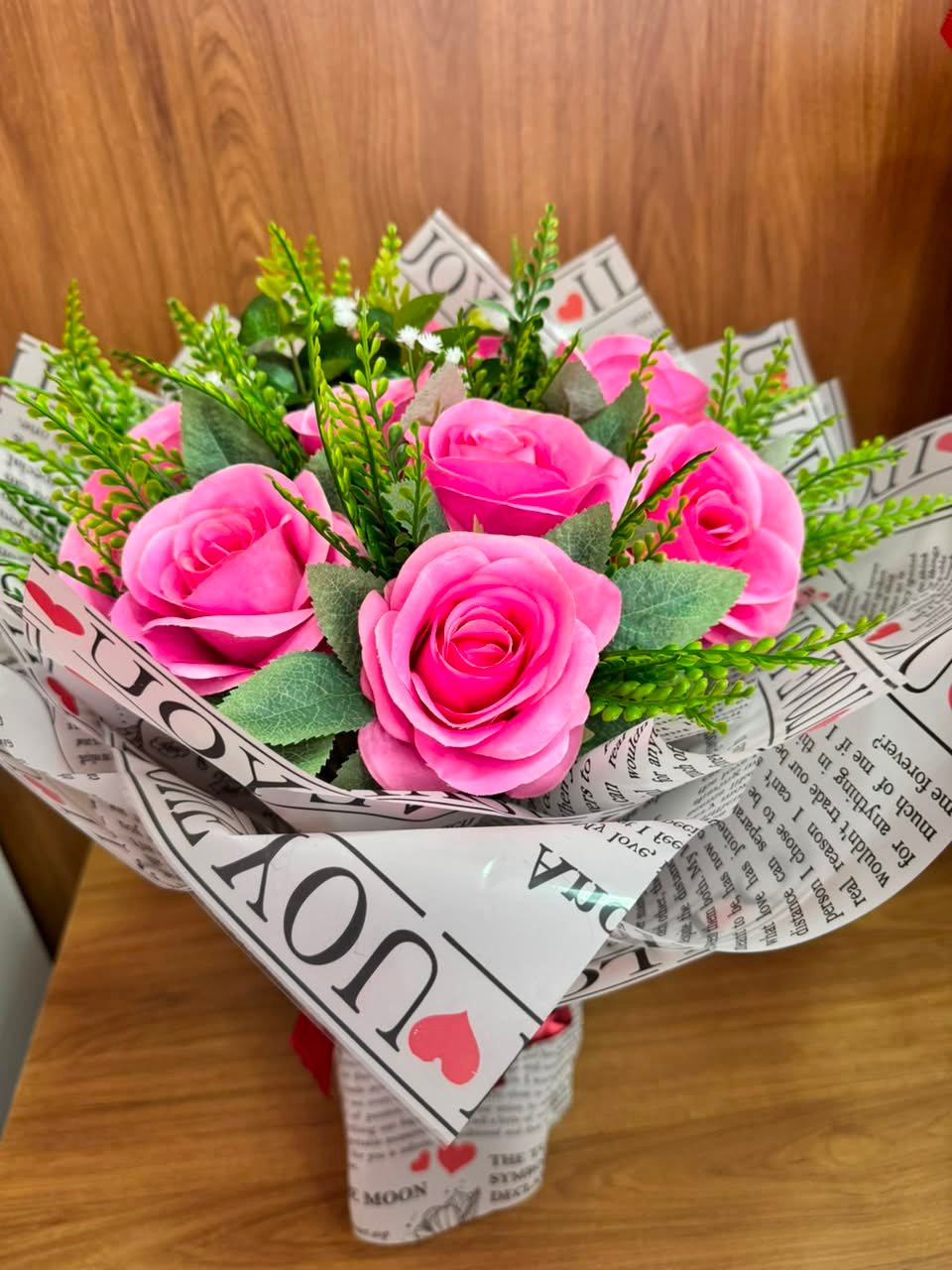 WhatsApp Image 2026-06-11 at 14.34.43 (10) 🌹 Buquê Rosas Encanto Rosa Premium - Imagem 1